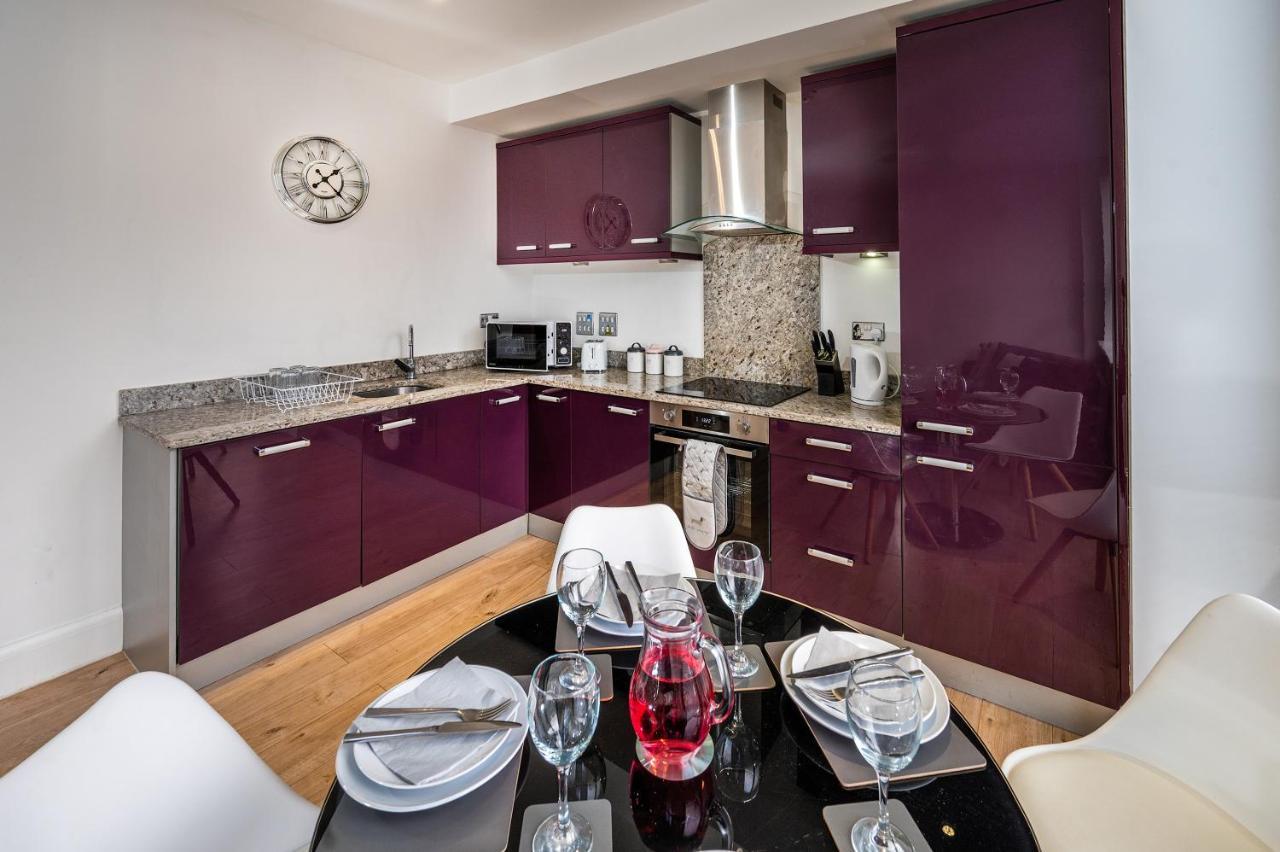 Modern & Spacious 2-Bed Flat With Secure Parking Reading Exterior photo