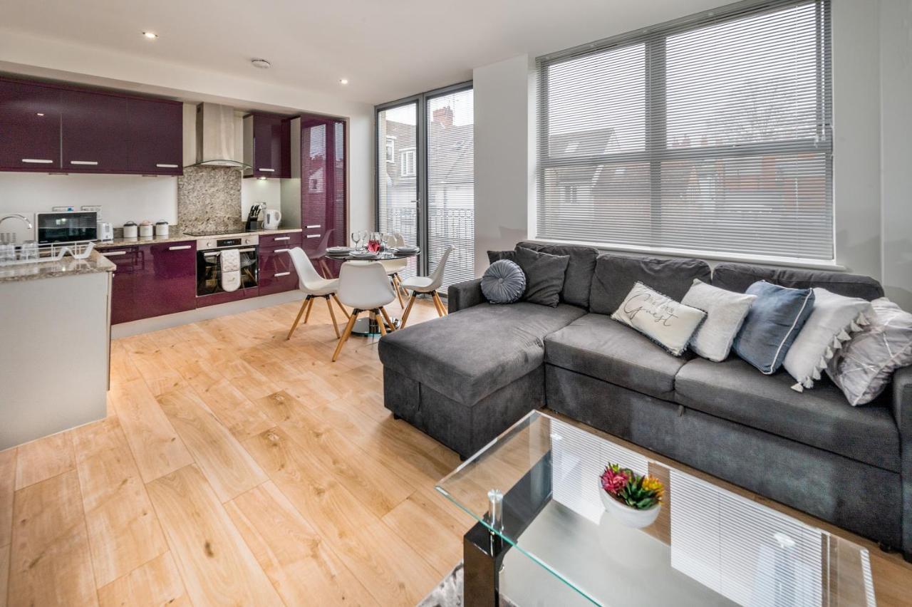 Modern & Spacious 2-Bed Flat With Secure Parking Reading Exterior photo